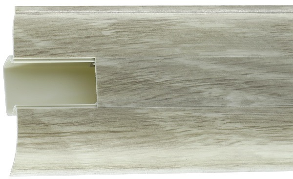 Плинтуса дуб ливорский