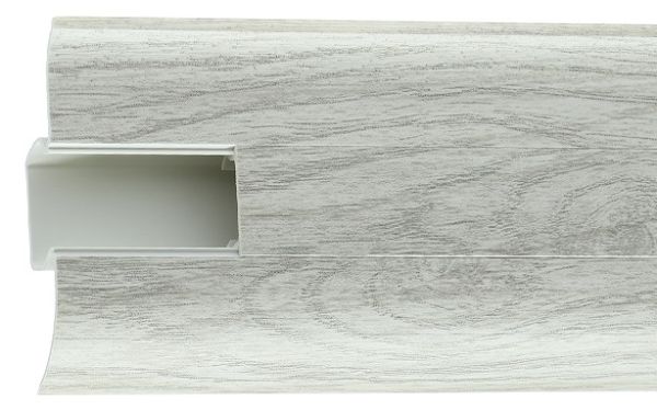 Плинтуса дуб веронский